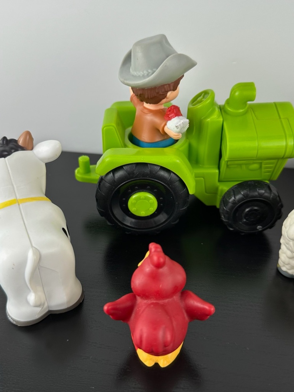 Fisher Price Little People Harvester Tractor, Farmer & 10 Farm Animal Figurines - Picture 5 of 8